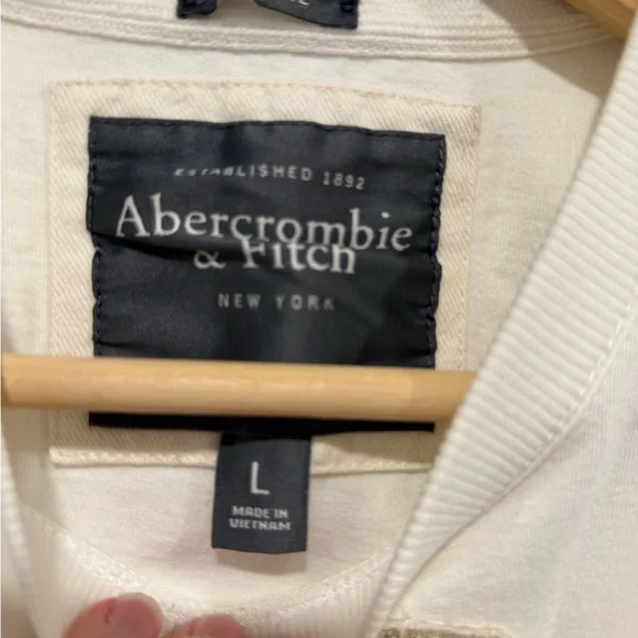 Abercrombie & Fitch Cream Graphic T-Shirt - Picture 6 of 8